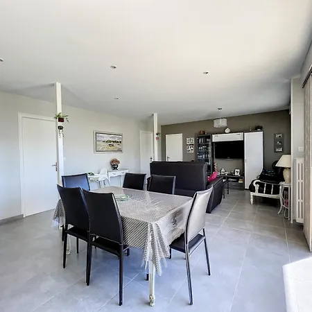 Сasa de vacaciones Maison 3 A 100m De La Avec Grande Terrasse, Jardin Clos Et Parking - - Fr-1-361-429 *