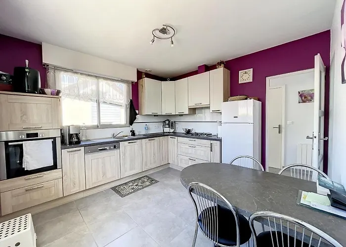 Maison 3 A 100m De La Avec Grande Terrasse, Jardin Clos Et Parking - - Fr-1-361-429 *