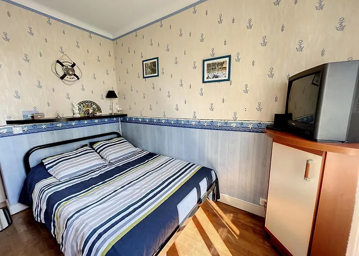 Maison 3 A 100m De La Avec Grande Terrasse, Jardin Clos Et Parking - - Fr-1-361-429