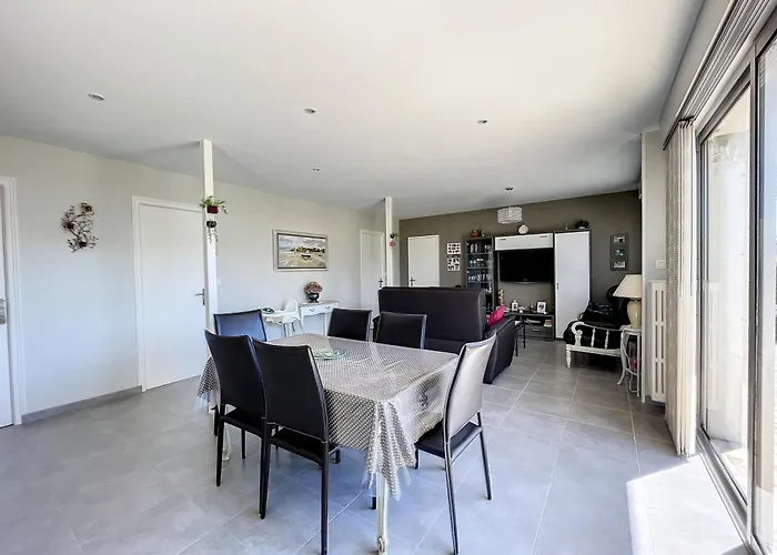 Сasa de vacaciones Maison 3 A 100m De La Avec Grande Terrasse, Jardin Clos Et Parking - - Fr-1-361-429 *